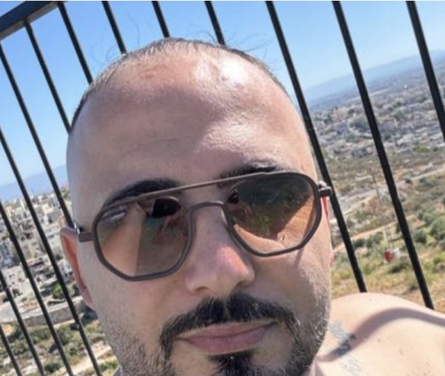 John — יונתן, stylist at Salon Privé